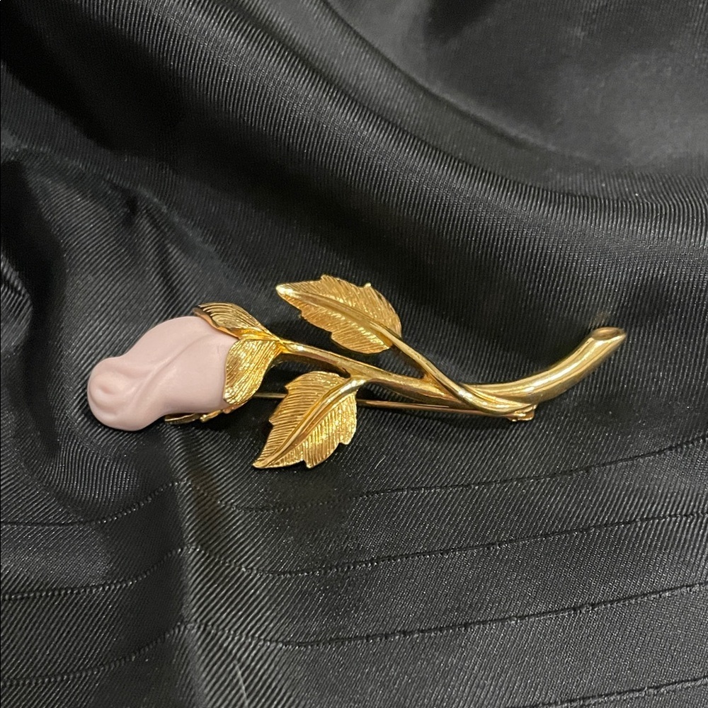 Elegant Gold and Pink Rose Brooch